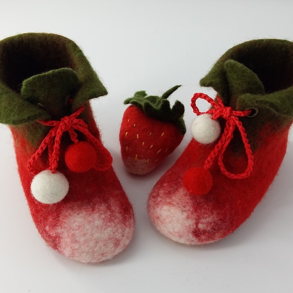 Baby Booties, Newborn Baby Shoes, Strawberry Woollen baby boots, Baby Shower Gift, Baby Gift, Baby Girl Gift, Baby Boy Gift