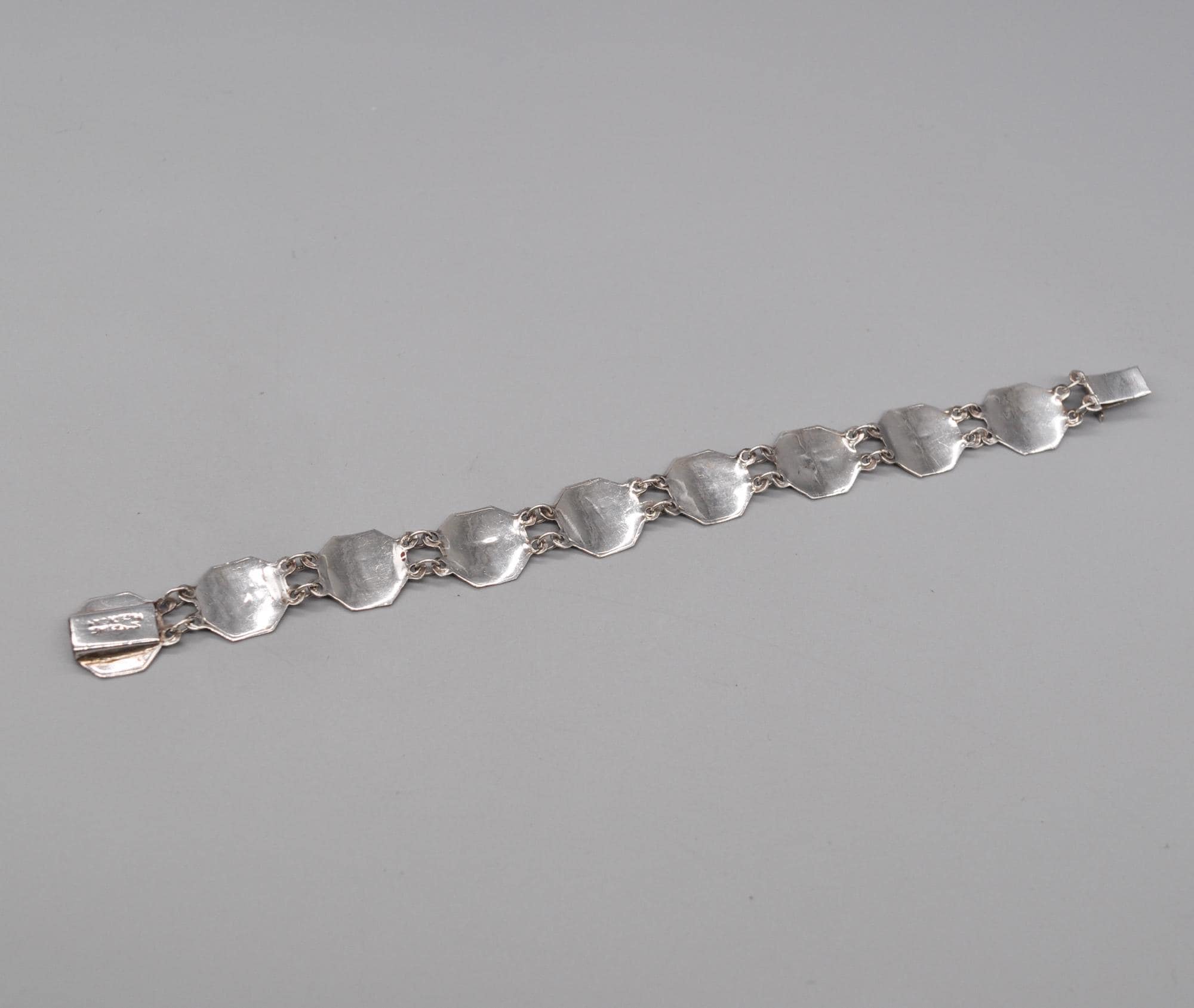 Vintage Siam Sterling Silver Link Bracelet. Length: 17.5 Cm / 6.8