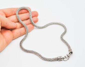 Vintage 925 Sterling Silver Handmade Necklace Chain. Length 50.5 cm / 19.8 inch.