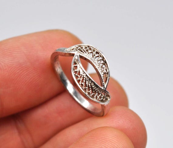 Vintage Filigree 830 Solid Silver Ring. - image 3