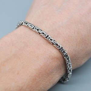 Vintage 925 Sterling Silver Byzantine Bracelet. Length: 18.5 cm / 7.2 inch.