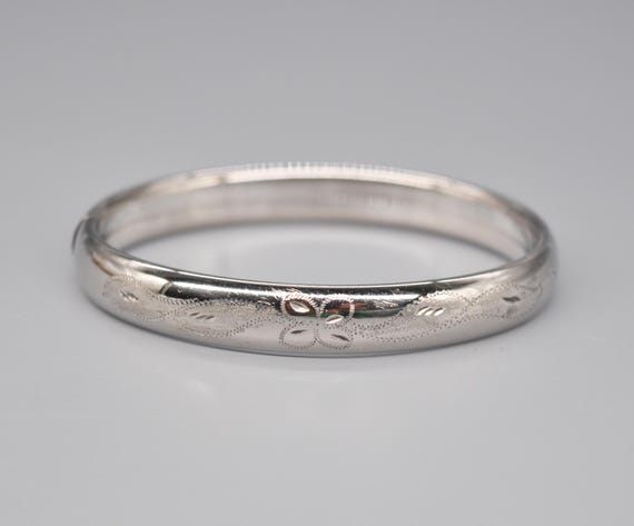 Vintage 835 Solid Silver Oval Bangle. - image 3