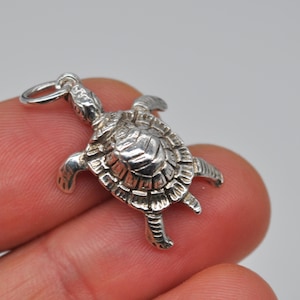 Vintage Sterling Silver Turtle Pendant.