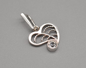Pendentif vintage en émail de l'URSS avec chaîne dans son