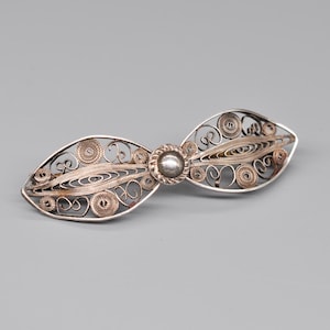 Vintage Filigree Solid Silver Brooch.