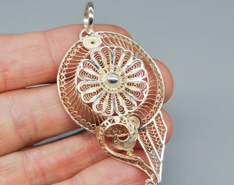 Vintage Filigree Solid Silver Necklace Pendant.