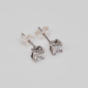 Vintage 925 Sterling Silver Stud Earrings.