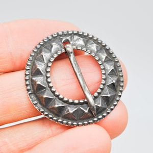 Vintage 1950&#39;s Latvian 875 Silver Baltic Ethnic Fibula Brooch &quot;Sakta&quot;. Jewelry Factory Rigas Gravieris.