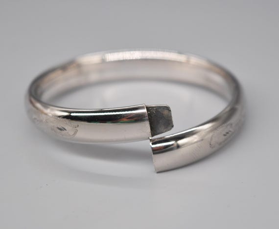 Vintage 835 Solid Silver Oval Bangle. - image 4