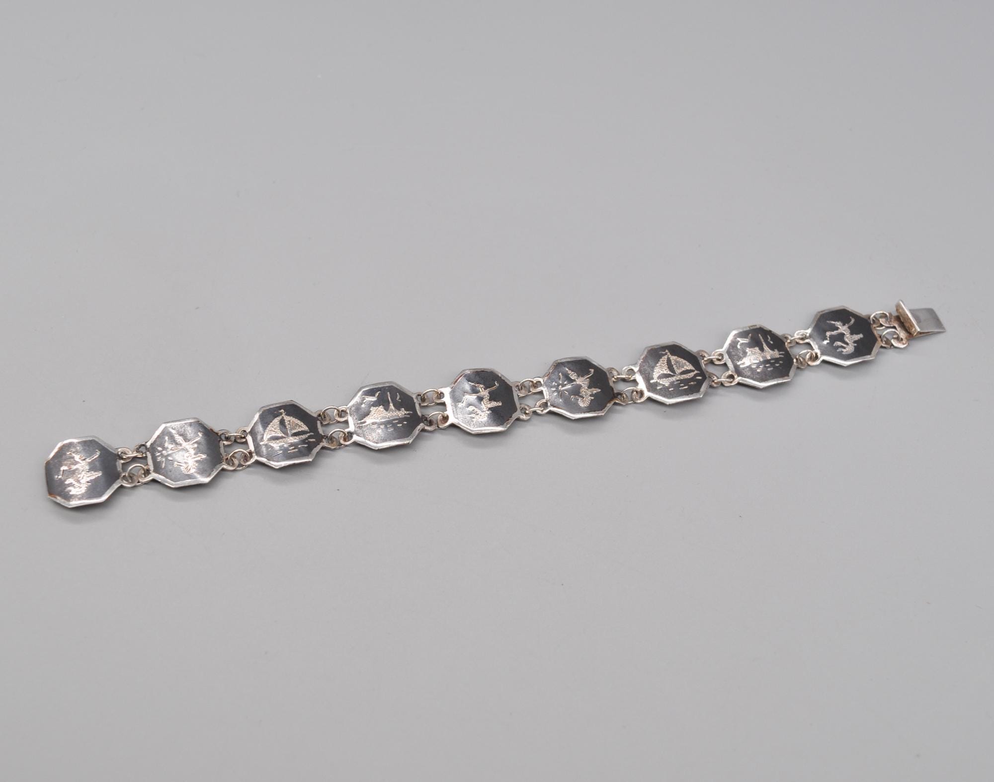 Vintage Siam Sterling Silver Link Bracelet. Length: 17.5 Cm / 6.8