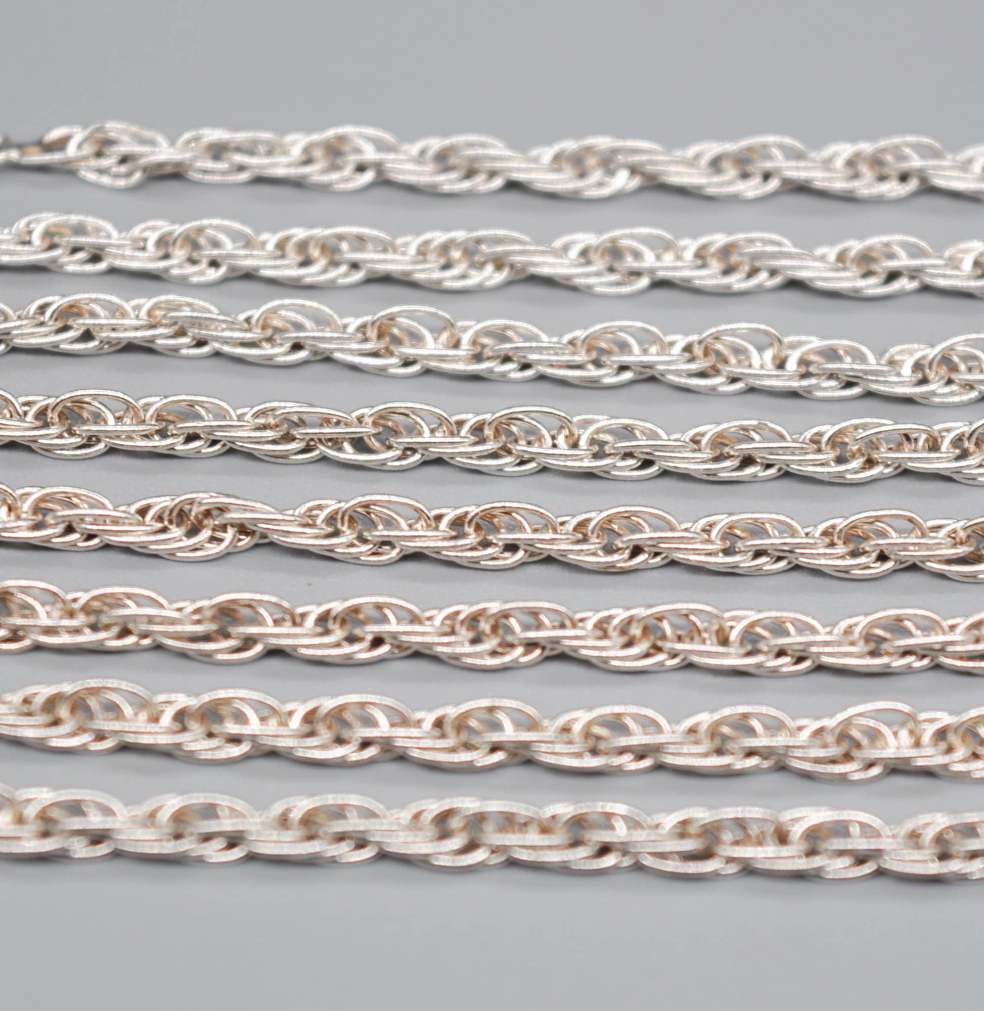 Ancienne Chaîne En Argent Massif - Poids 6,8 Grammes, Occasion (bijou Vintage)