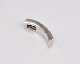 Vintage 925 Sterling Silver Pendant.