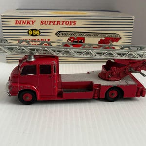 Camión de escape de incendios con plataforma giratoria Dinky Supertoys n.° 856 Bedford
