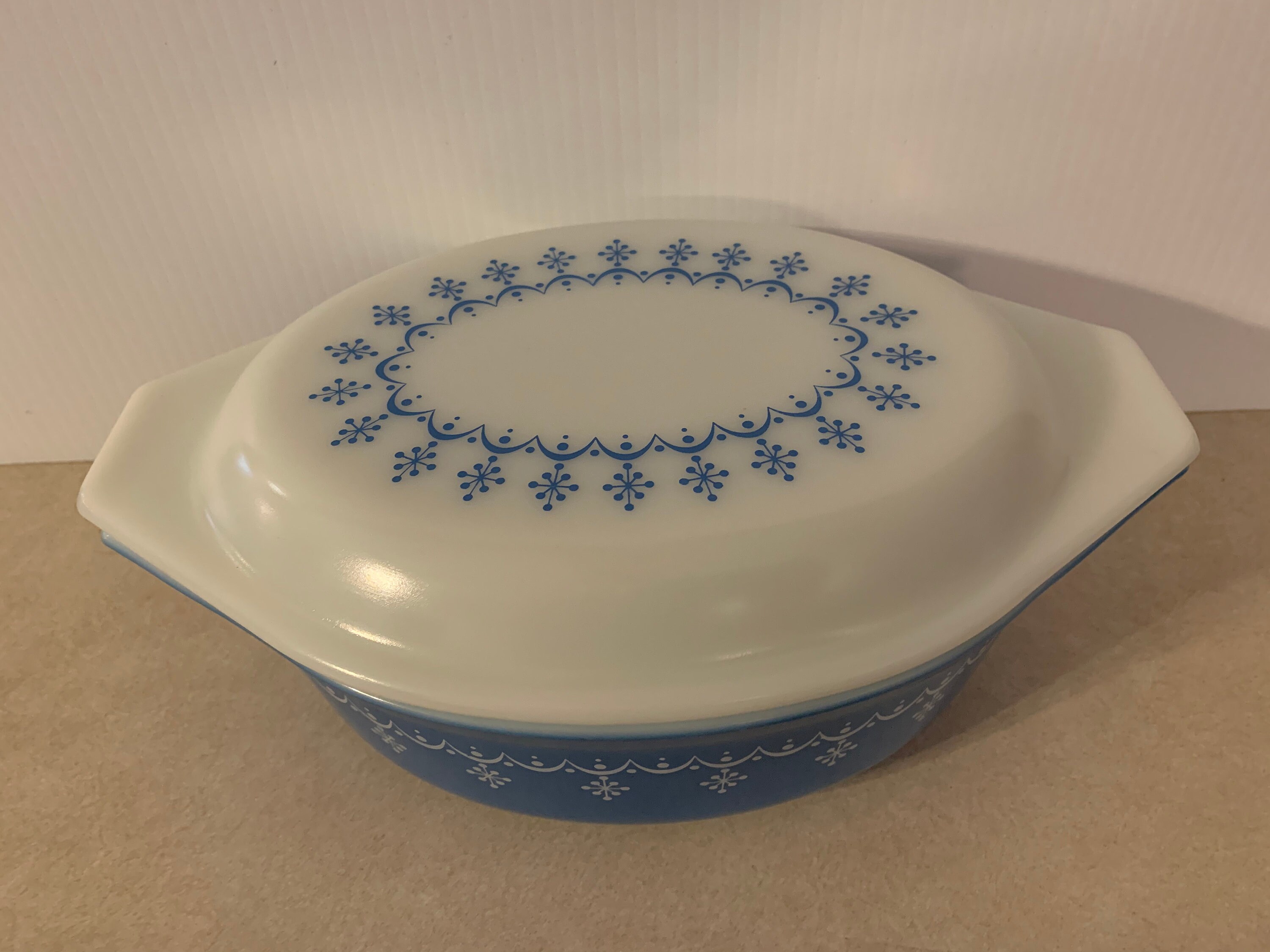 Vintage Snowflake Pattern 1 1/2 Quart Pyrex Casserole Dish | Etsy