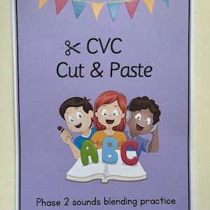 Op de afbeelding: Een paars en wit printbaar activiteitenboek met de titel "CVC Cut & Paste" en de tekst "Phase 2 sounds blending practice". De omslag toont een cartoonillustratie van drie kinderen met de letters A, B en C voor hen.
