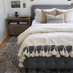 MOROCCAN DECOR BLANKET – Handmade Pom Pom Throw – Cotton Bedding Blanket – Berber Bed Spread – Cozy Moroccan Blanket