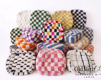 Poduszka w kratkę, marokański puf Beni Ourain, kwadratowa poduszka kilim, puf z wełny boho, duży puf berberyjski, ręcznie tkany puf