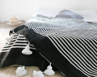 BERBER BLANKET - POM Pom Blanket - Moroccan Tassel Throw Warm Blanket - Sofa Throw Cotton Blanket - New Home Gift - Black / White Blanket