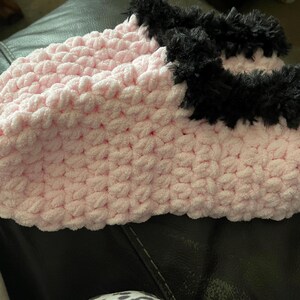Most comfortable slipper- socks ever medium pink/black