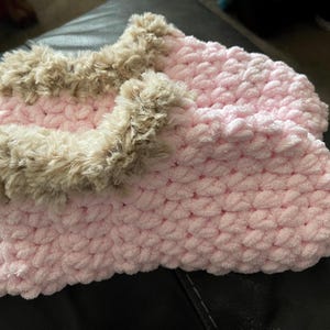 Most comfortable slipper- socks ever medium pink/beige