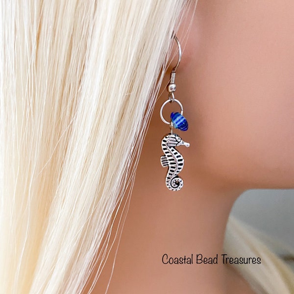 Seahorse Earrings, Seahorse Dangle Earrings, Antique Silver Earrings, Silver Seahorse, Seahorse Charm Earrings, Pewter Seahorse Earrings