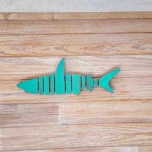 Shark Wall Hanging, Beach Wall Hanging, Wooden Fish Wall Decor, Rustic Fish Wall Art, Nautical Decoration, Recycled Wood Wall Hanging