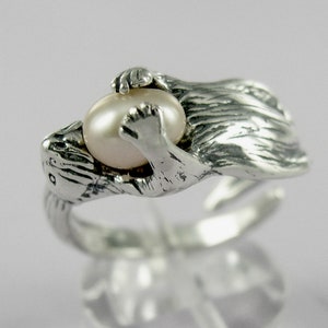 Otter Ring with Pearl
