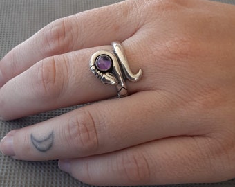 Serpent Ring with Gemstone