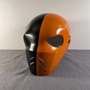 Deathstroke / Slade helmet Arrow Version