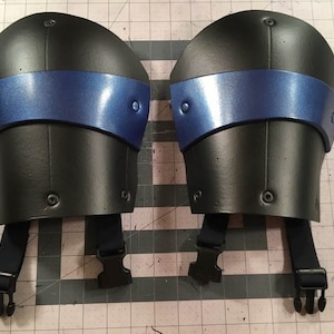 Spalle per costume cosplay di Nightwing con cinghie regolabili