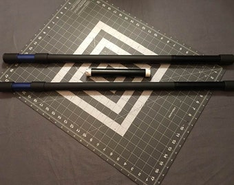 Nightwing 5' "5 inklapbare Bo staf / escrima sticks Metallic Blue lederen grip kostuum cosplay