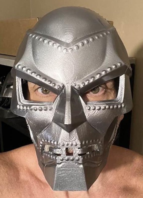 RDJ ドクター・ドゥーム マスク：メタリックシルバー、アベンジャーズ