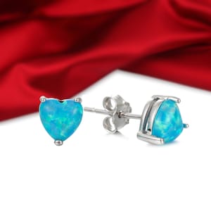 Aqua Blue Opal Herz Ohrstecker: Sterling Silber, 6 mm/4 mm