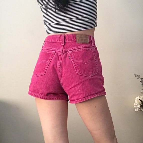 Vintage Levi's 900 seris high waisted denim shorts