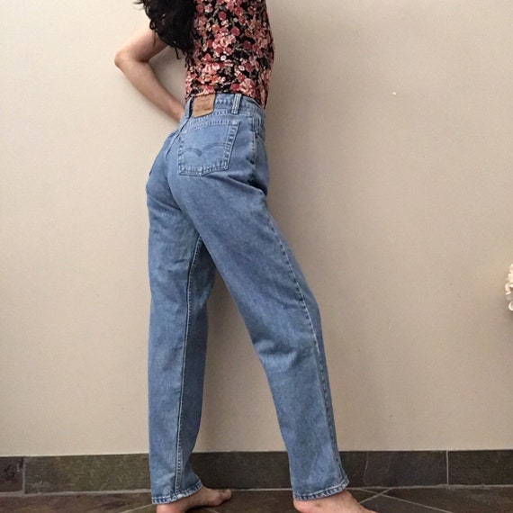 levis high waisted mom jeans