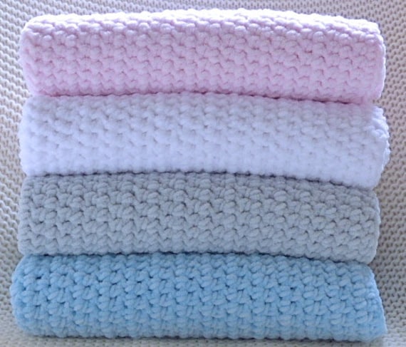 Huggee Copertina Baby Lavorata a Maglia, Grandi Nuvole, 100% Cotone Bio - 110x75 cm bambino