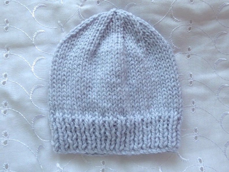 Newborn or 0-3 month baby silver grey hand knitted first hat and mittens set also fit reborn doll UK seller