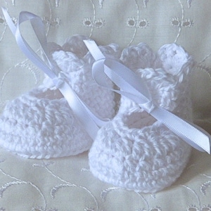 Newborn / 0-3 months baby white cotton handmade crochet shoes / bootees fit baby /reborn doll / baby gift  baby shower baby reveal UK seller