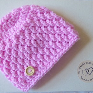 Handgemachte rosa Candy Aran Hand gehäkelte Mütze passen Neugeborene / 0-3 / 3-6 Monate Baby oder Reborn Puppe ideales Geschenk / Babyparty / UK Verkäufer