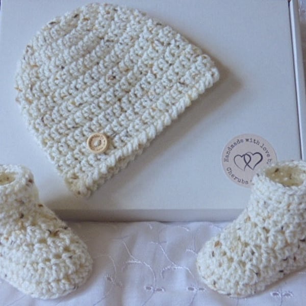 Handmade cream fudge speckled hand crochet hat and cuffed boots / booties / bootees /shoes fit newborn 0-3 3-6 or 6-12 month baby UK seller