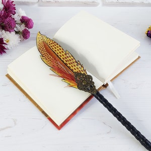 Stylo à bille plume tachetée, cadeau pour amoureux des girafes, cadeau d'anniversaire pour fille, cadeau stylo pour professeur de biologie, papeterie fantastique, cadeau stylo pour gardien de zoo