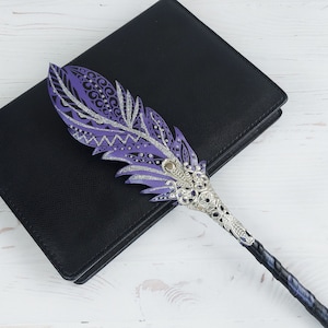 Anpassad reservoarpenna Mors dag-present till fru Fantasy bröllopsgästbokpenna Lila fjäderpenna skrivande läderjournalpenna Glitter penna bild 3