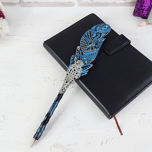 Stylo plume journal païen pour femme, plume bleue scintillante, style vintage, stylo plume calligraphie, livre de sorts mystiques, fournitures de sorcières