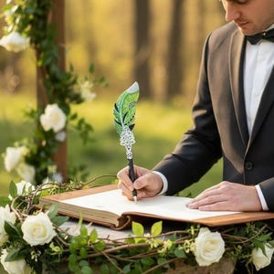 Rustieke bruiloftpen voor bruidegom, groene zilveren verenpen, huwelijksdecorcadeau, gastenboekpen, fantasie bruidspen, glitterleer dagboekpen