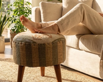 Puf redondo Kilim hecho a mano, taburete reposapiés estilo bohemio, taburete rústico de madera para decoración del hogar, idea de regalo única.