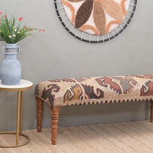 Banco otomano Kilim de yute hecho a mano, taburete de madera tapizado estilo bohemio, asiento tradicional para la entrada. 4