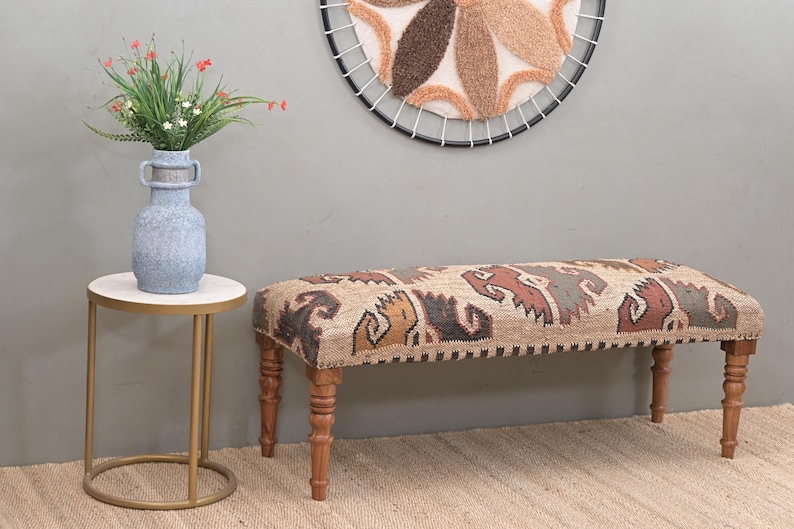 Banco otomano Kilim de yute hecho a mano, taburete de madera tapizado estilo bohemio, asiento tradicional para la entrada. 4