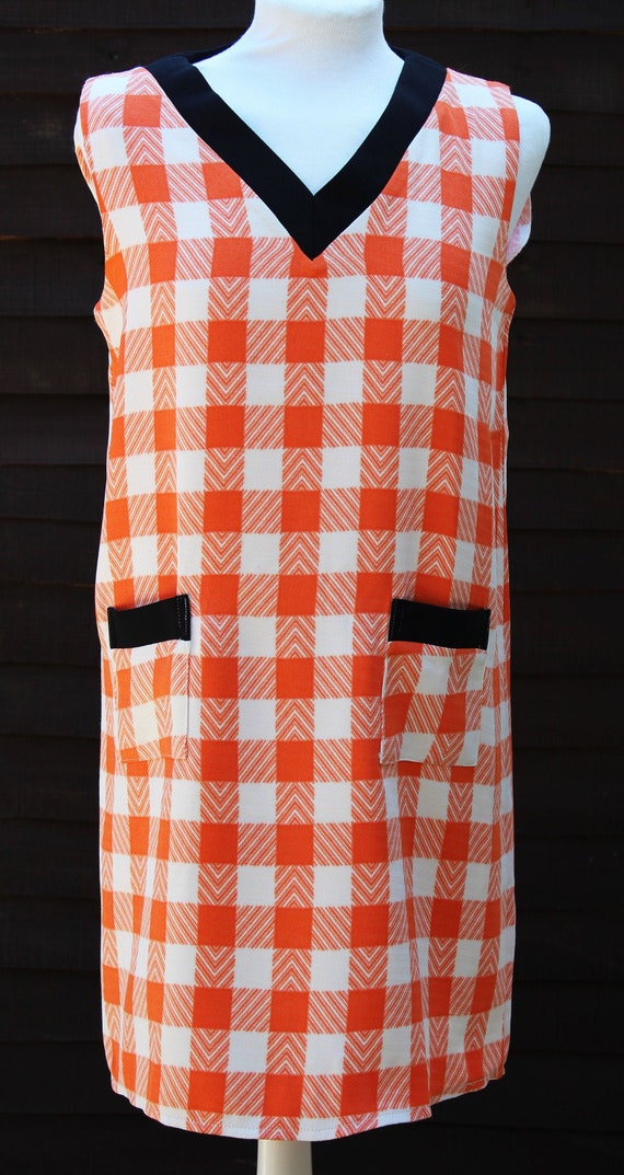 Vibrant Vintage 70s Orange & White Check Pattern … - image 1