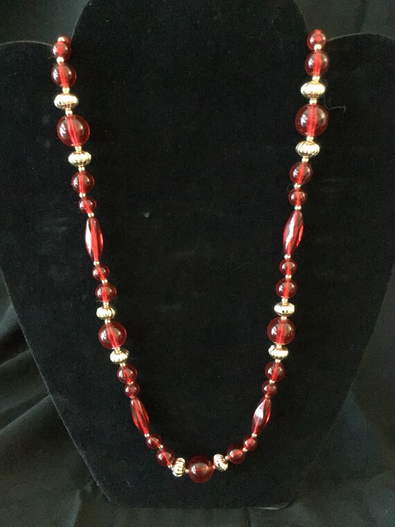 Vintage 1960's Ruby Red and Gold Beaded Lucite Nec