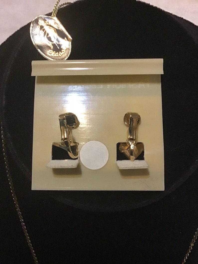 Retro Vintage Jewelry New Old Stock Vintage Caroline Classics 1970/'s Winged Necklace and Earring Clip-on Set